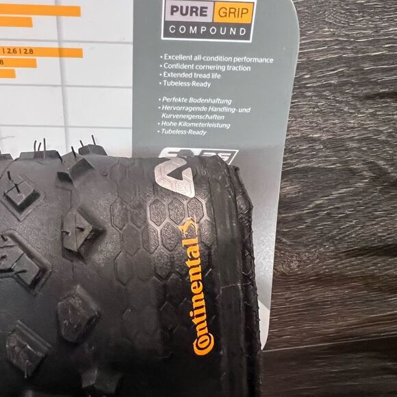 Continental Mountain King ShieldWall TR 27.5" Tires - Width: 2.3", Tubeless. New - Picture 7 of 10